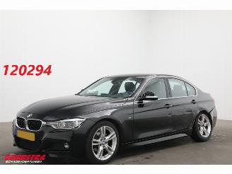 skadebil auto BMW 3-serie 320i High Executive M Sport Aut. Leder SHZ LED Apple/Android 2017/8