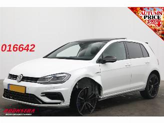 skadebil auto Volkswagen Golf R 2.0 TSI 4Motion Pano Dynaudio ACC SHZ Memory Camera DCC 2017/6