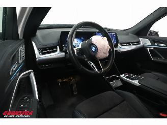BMW iX1 eDrive20 67 kWh M Sport H/K ACC Navi Virtual Apple/Android Memory Camera PDC Clima picture 25