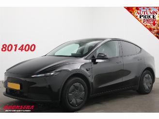 krockskadad bil auto Tesla Model Y Standard RWD 58 kWh Fahrbar ACC Navi Apple/Android Camera Clima 2026/1