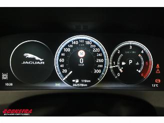 Jaguar F-Pace 2.0 Portfolio AWD Pano Meridian HUD Camera AHK Memory Clima picture 15