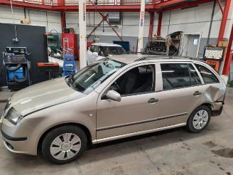 Skoda Fabia Fabia (6Y5), Combi 5-drs, 2000 / 2007 1.4i 16V picture 2