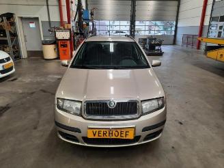 Vrakbiler auto Skoda Fabia Fabia (6Y5), Combi 5-drs, 2000 / 2007 1.4i 16V 2005/9