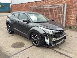 Démontage voiture Toyota C-HR C-HR (X1,X5), SUV, 2016 1.8 16V Hybrid 2022/4