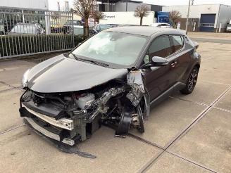 Toyota C-HR C-HR (X1,X5), SUV, 2016 1.8 16V Hybrid picture 2