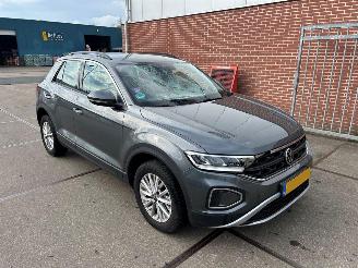 Vaurioauto  passenger cars Volkswagen T-Roc  2022/9