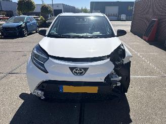 krockskadad bil auto Toyota Aygo  2022/10