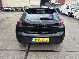 Peugeot 208  picture 4