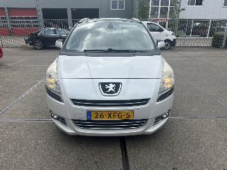  Peugeot 5008  2012/5