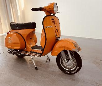 skadebil bromfiets Vespa  Classic Motorscooter P125X 1970 1970/9