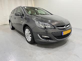 Schadeauto Opel Astra Sports Tourer 1.4 Edition Navi/Clima 2016/2
