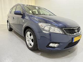 krockskadad bil auto Kia Cee d SW 1.4 CVVT Navigator Plus 2012/4
