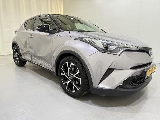 damaged passenger cars Toyota C-HR 1.8 Hybrid Bi-Tone Plus 2017/10