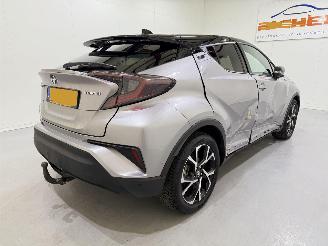 Toyota C-HR 1.8 Hybrid Bi-Tone Plus picture 4