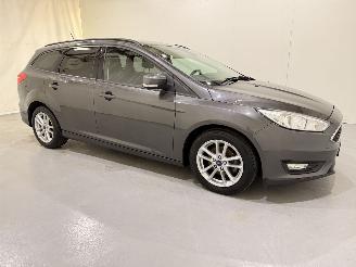 Unfallwagen Ford Focus Wagon 1.0 Ecoboost Edition 2017/7
