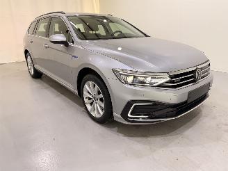 Voiture accidenté Volkswagen Passat Variant 1.4 TSI PHEV GTE Business aut. 2023/10