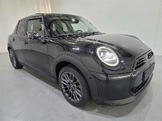 skadebil auto Mini Cooper C Classic Trim 1.5 115Kw Bjr.2025 2025/6