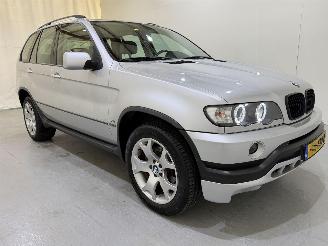 Vaurioauto  passenger cars BMW X5 4.4i V8 Automaat xDrive 2000/9