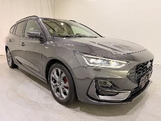krockskadad bil auto Ford Focus Wagon 1.0 mHEV ST Line X Automaat 2024/3