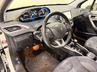 Peugeot 2008 1.2 PureTech Allure Automaat picture 36