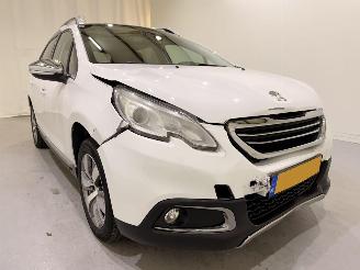 skadebil auto Peugeot 2008 1.2 PureTech Allure Automaat 2014/10