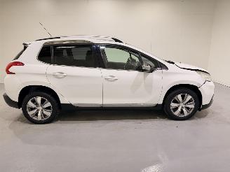 Peugeot 2008 1.2 PureTech Allure Automaat picture 34