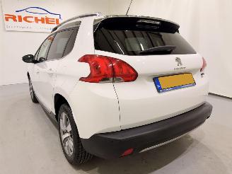 Peugeot 2008 1.2 PureTech Allure Automaat picture 16