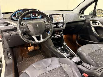 Peugeot 2008 1.2 PureTech Allure Automaat picture 23