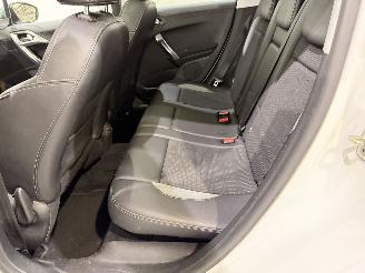 Peugeot 2008 1.2 PureTech Allure Automaat picture 32