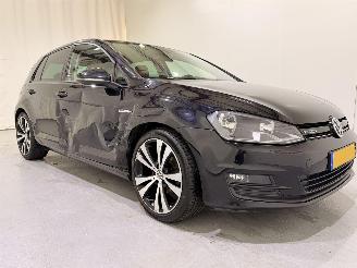 Coche accidentado Volkswagen Golf HB 1.0 TSI Business Connect Navi/Clima 2015/12