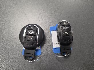 Mini Cooper S 2.0 Chill Serious Business PANO  LEDER 141Kw Bjr.2016 picture 31