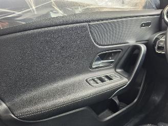 Mercedes A-klasse 200 Busines Solution AMG Leder Pano 120Kw picture 22