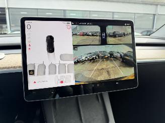 Tesla Model Y Maximum Range / Premium picture 36