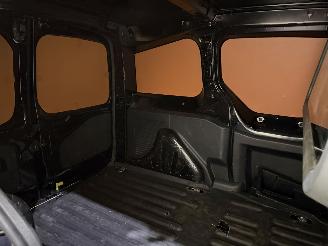 Peugeot Partner 1.6 e-HDI 90 Navteq XT Automaat Navi/Airco picture 35