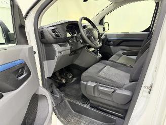 Peugeot Expert DC 2.0 BlueHDI 120 Premium 6-seats picture 37