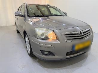 Toyota Avensis Wagon 2.0 VVT-i Executive picture 37