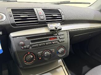 BMW 1-serie HB 118i Executive picture 16