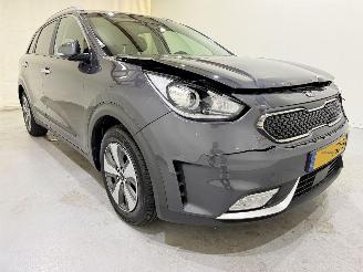 skadebil auto Kia Niro 1.6 Hybrid HEV BusinessLine 2018/10