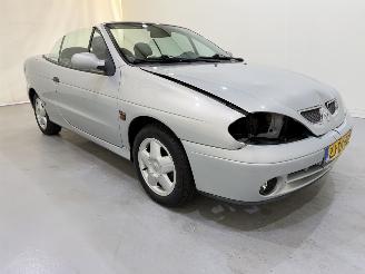 Vaurioauto  passenger cars Renault Mégane Cabrio 1.6-16V Sport 1999/5