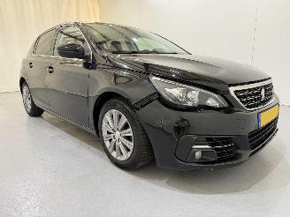 Peugeot 308 HB 1.2 PureTech Allure Pano picture 16