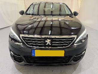 Peugeot 308 HB 1.2 PureTech Allure Pano picture 2