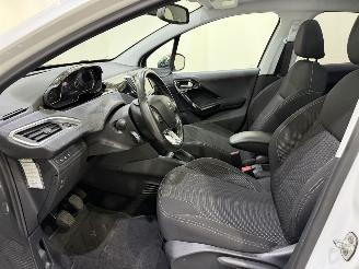 Peugeot 208 HB 1.6 Blue HDI 100 Premium picture 8
