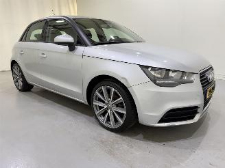 krockskadad bil auto Audi A1 1.2 TFSI Connect Navi 2012/8
