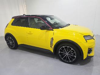 Renault 5 Electric 150 Comfort Range Iconiq Cinq picture 36