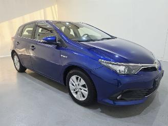 skadebil auto Toyota Auris HB 1.8 Hybrid Business Plus 100Kw Bjr.2017 2017/3