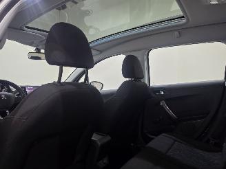 Peugeot 2008 1.2 PureTech Blue Lion AC Navi Panoramadak picture 8