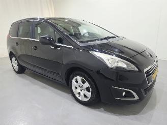 krockskadad bil auto Peugeot 5008 1.2 PureTech Style 7p Bjr.2016 2016/6