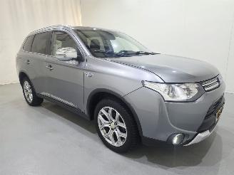 Damaged car Mitsubishi Outlander 2.0 PHEV Business 2015/4