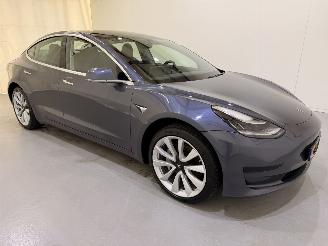 Schadeauto Tesla Model 3 Standard RWD Plus 60 kWh | panorama | leder | 2019/12