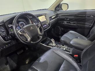 Mitsubishi Outlander 2.0 PHEV Instyle+ 4WD149Kw Bjr.2018 picture 8